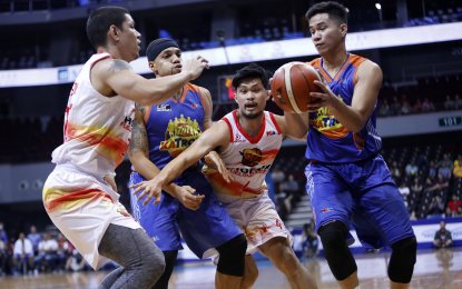 Phoenix shocks TNT, 74-72